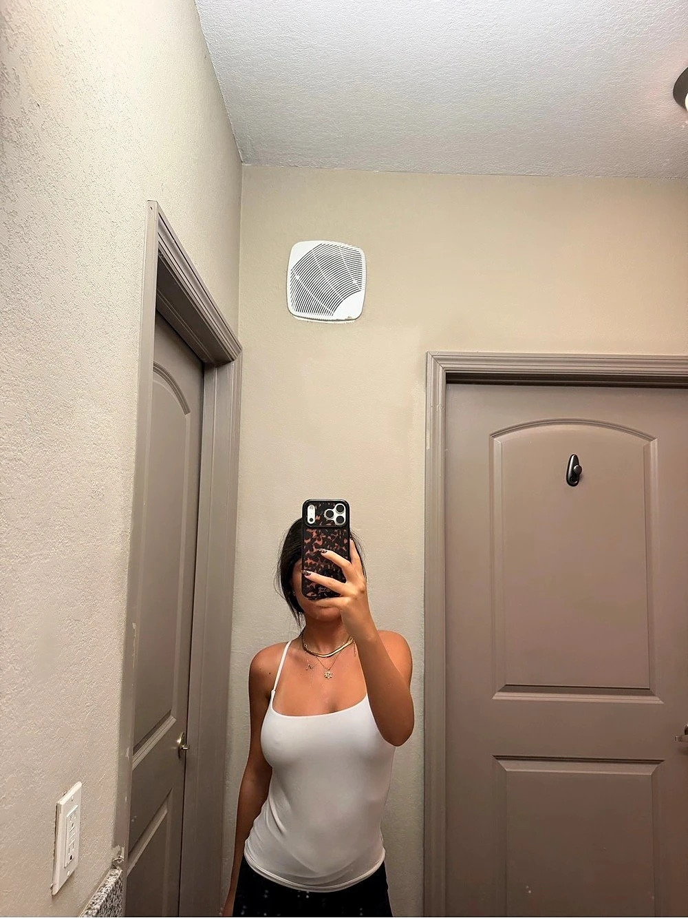 SUUKSESS White Square Neck Tank Top 🤍
